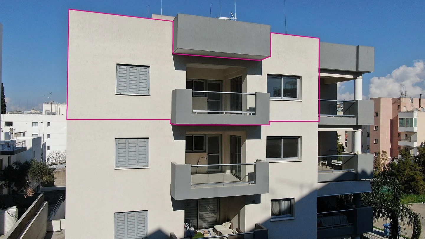 Three bedroom apartment in Agios Antonios Nicosia, image 1