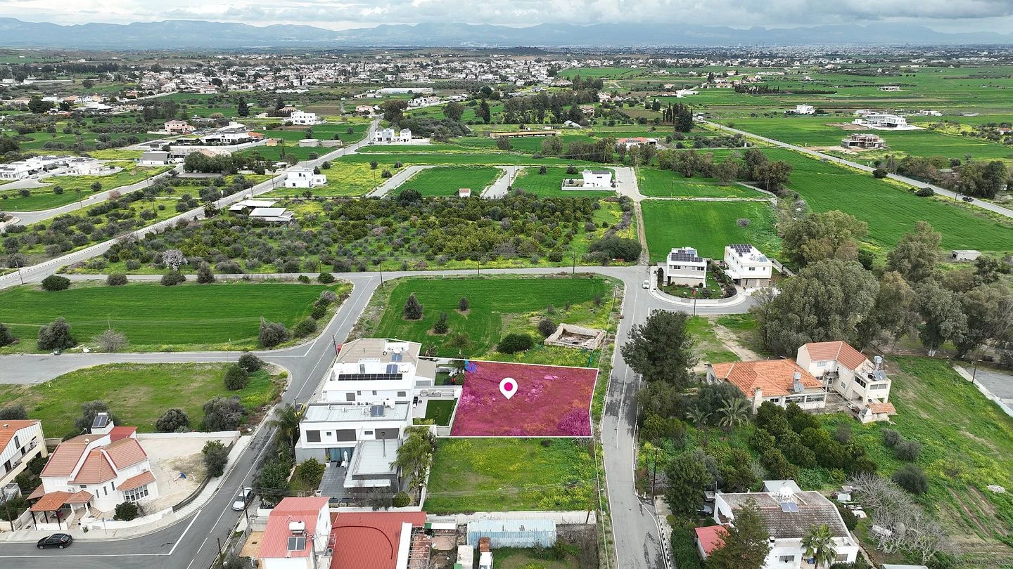 Distributed 50 share of a residential plot  in Psimolofou Nicosia, image 1