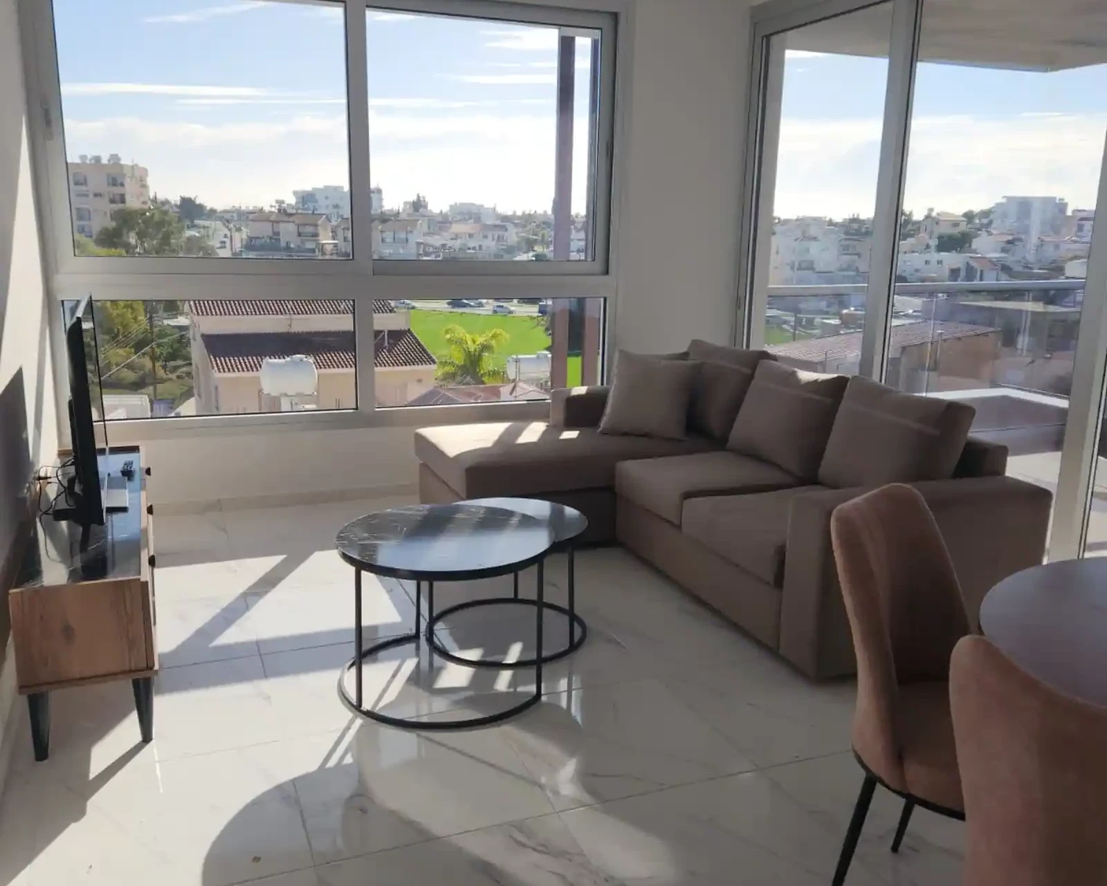 2-bedroom penthouse to rent €1.500, image 1