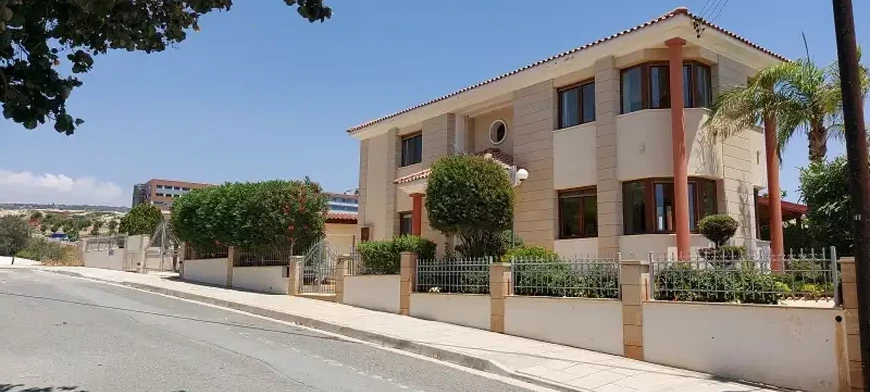 5-bedroom villa to rent €4.750, image 1