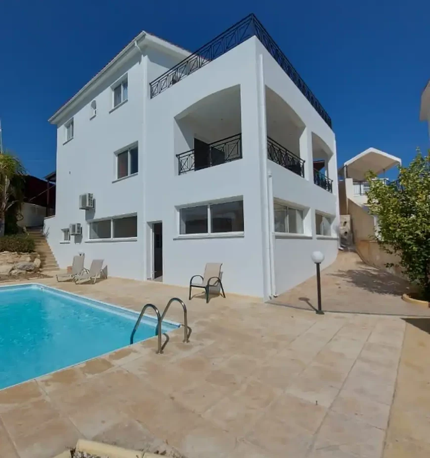 4-bedroom villa to rent €2.600, image 1