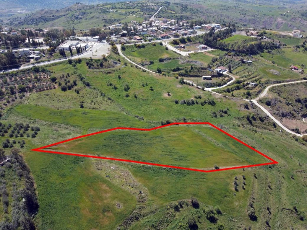 Residential field in Choletria Paphos, image 1