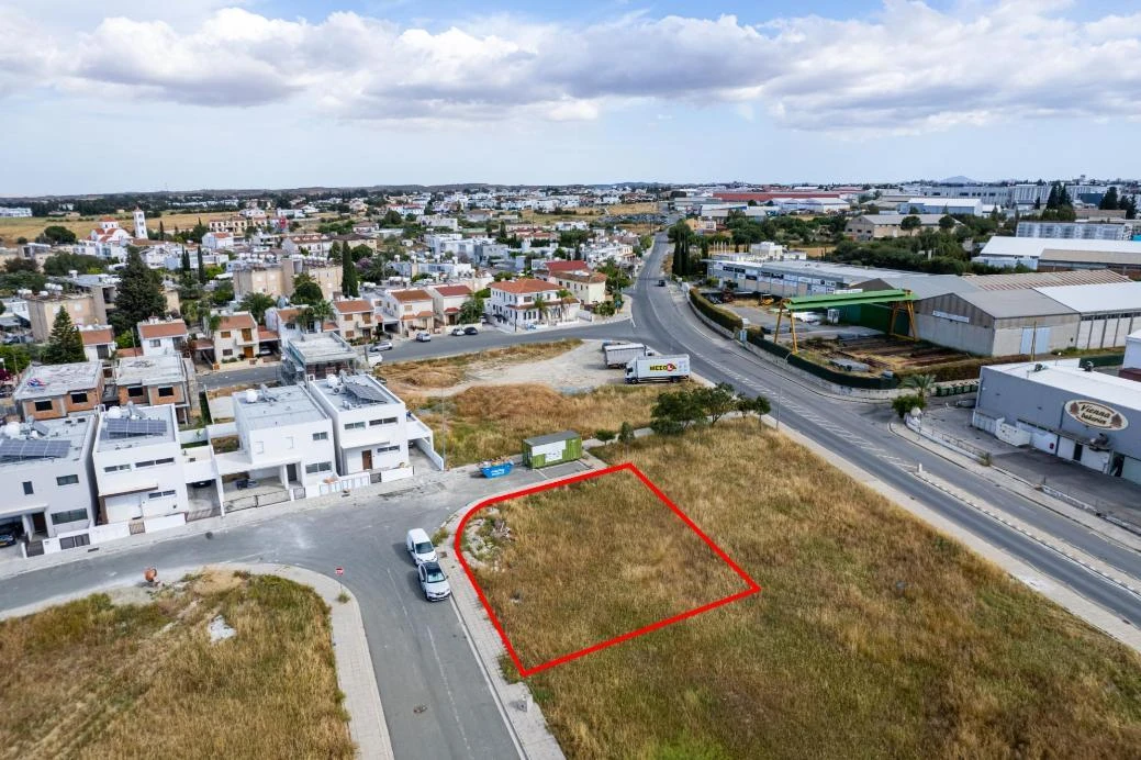Residential plot in Latsia Nicosia, image 1