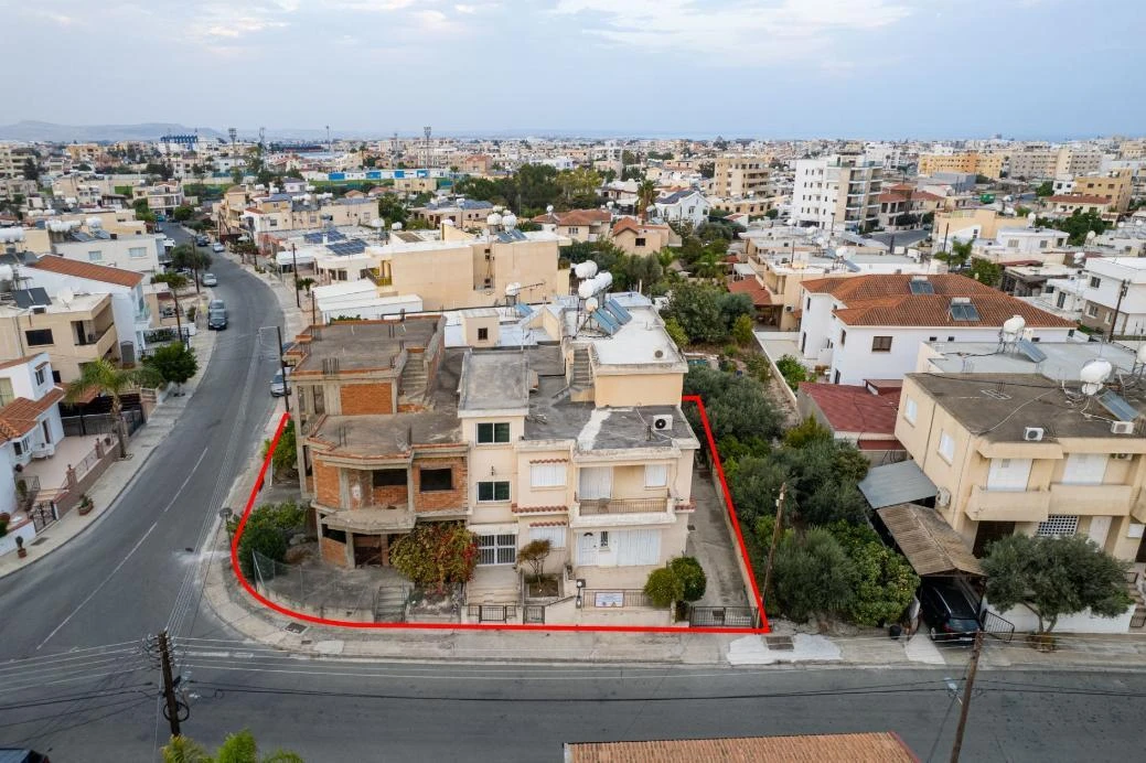 Residential building in Sotiros Larnaca, image 1